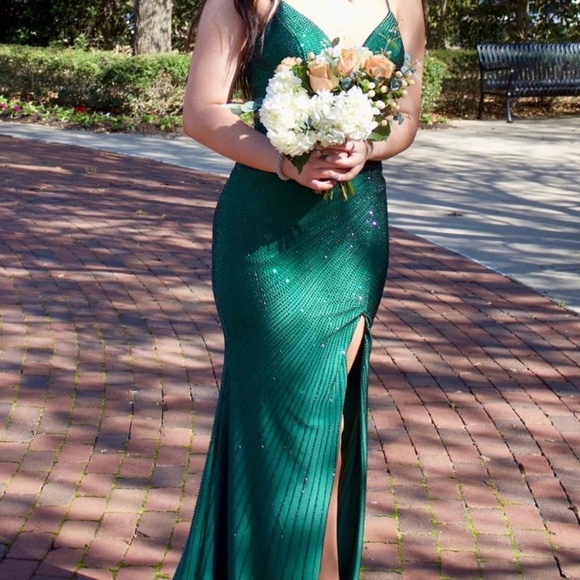 COPY - Sherri Hill Prom Dress size 6 Emerald Green current season, worn for pic… - Picture 2 of 6